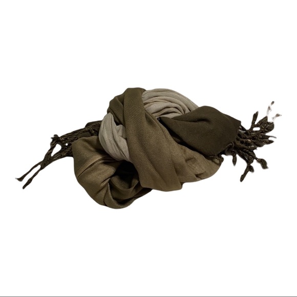 Angl Scarf - Picture 3 of 9